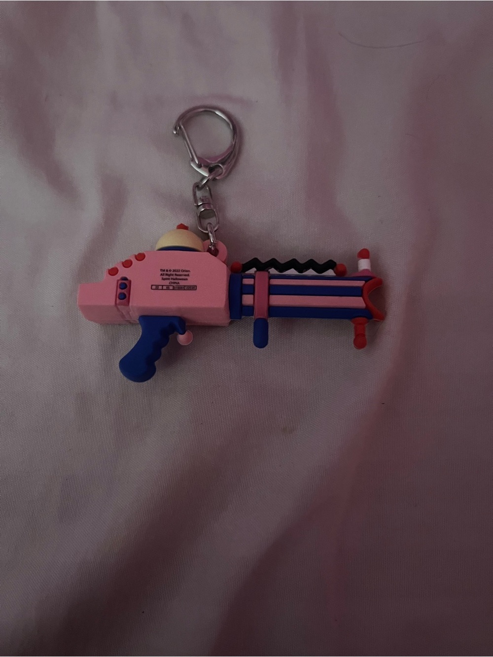 Killer Klowns from Outer Space gun keychain - Picture 3 of 4